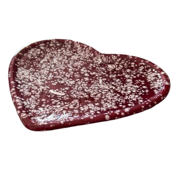 Decorative Red & White Speckled Ceramic Heart Plate - Picture 3 of 7